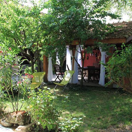 Bed and Breakfast Les Pascals Saint-Paul-les-Romans Экстерьер фото