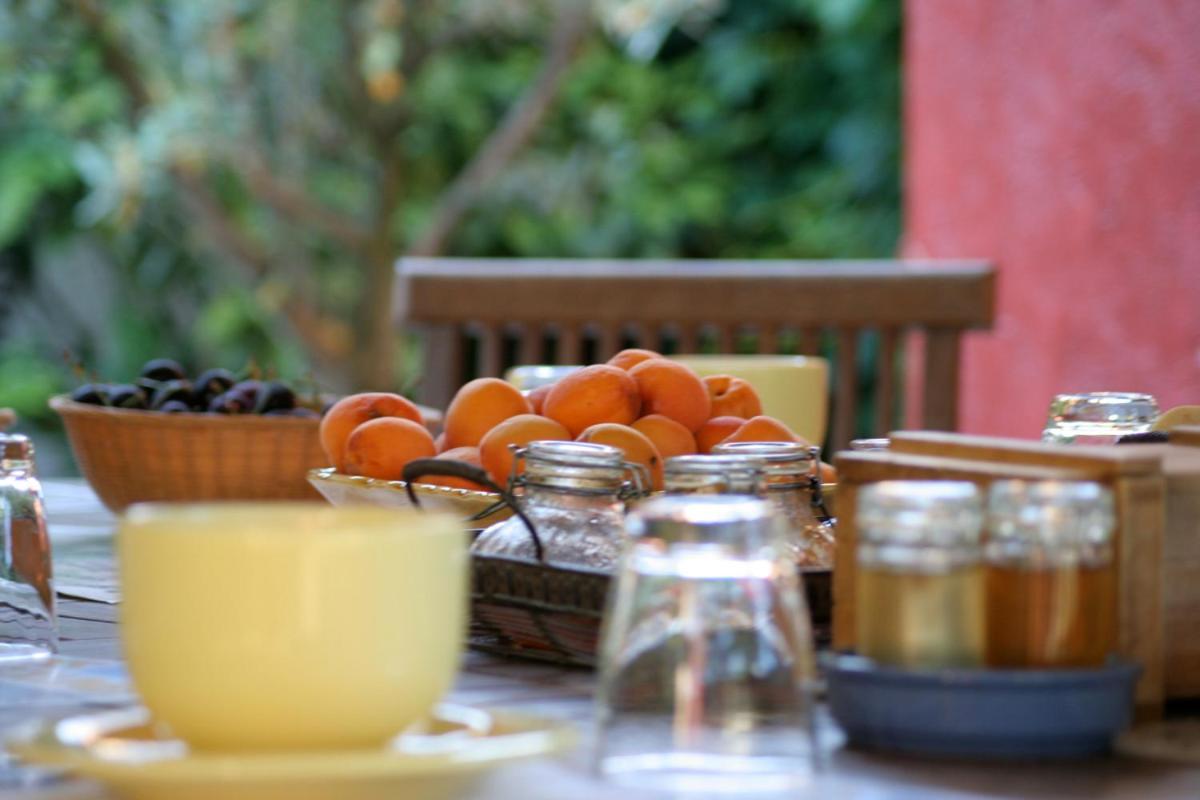 Bed and Breakfast Les Pascals Saint-Paul-les-Romans Экстерьер фото